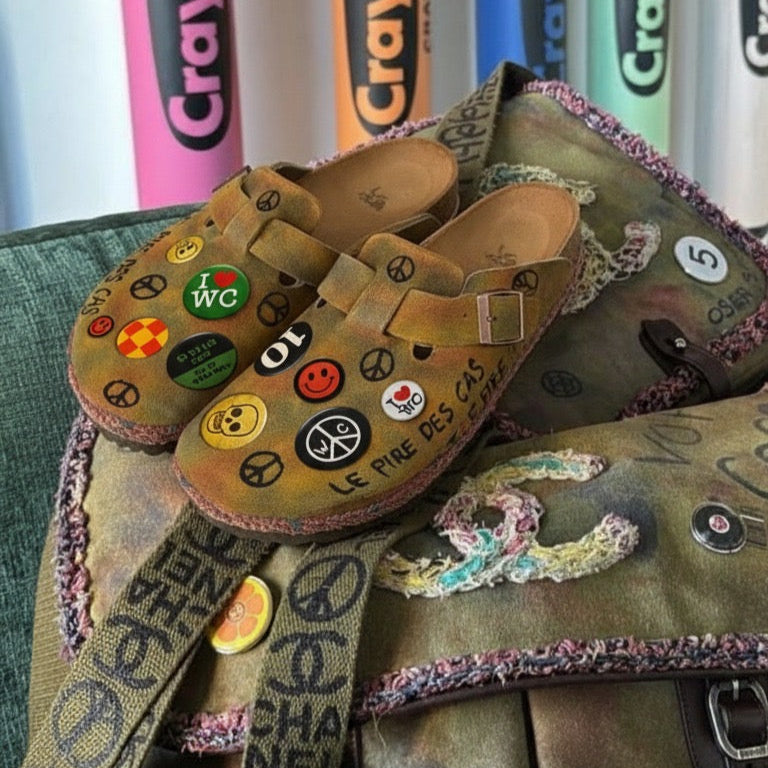 "Souvenir" Clogs - removable pins